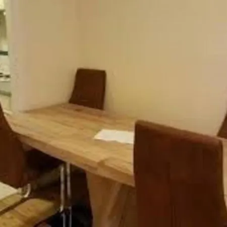 Luxury 2 Bed Docklands Appartamento